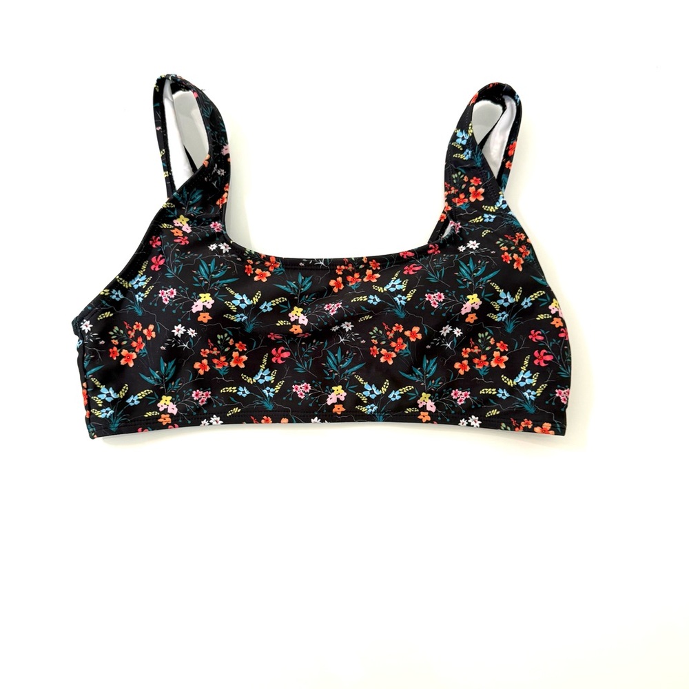 NWOT Floral Print Bikini Top